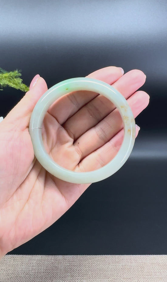 Load and play video in Gallery viewer, Genuine Burmese Yellow Green Jade Jadeite Bangle Bracelet ( 56.8mm )
