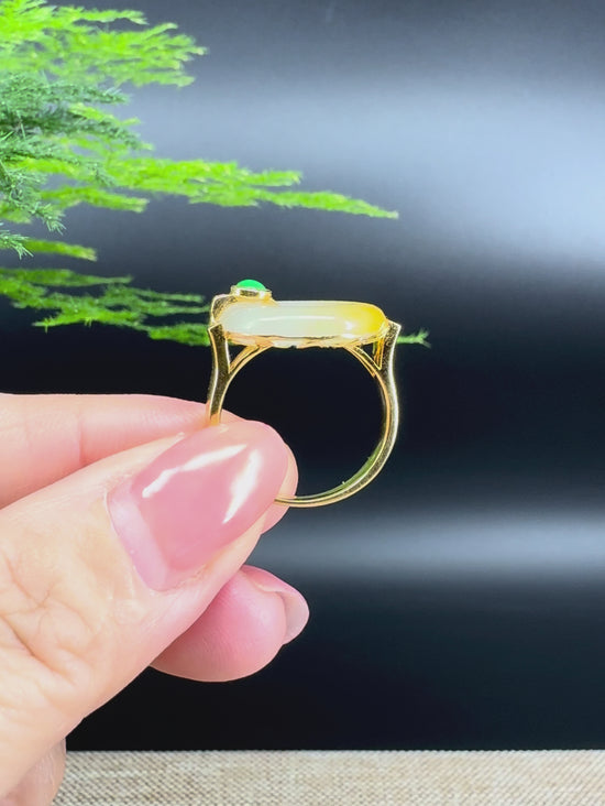 Load and play video in Gallery viewer, RealJade® &amp;quot;Signature Signet&amp;quot; 18K Yellow Gold Honey Yellow Jadeite Jade lucky koukou Ring
