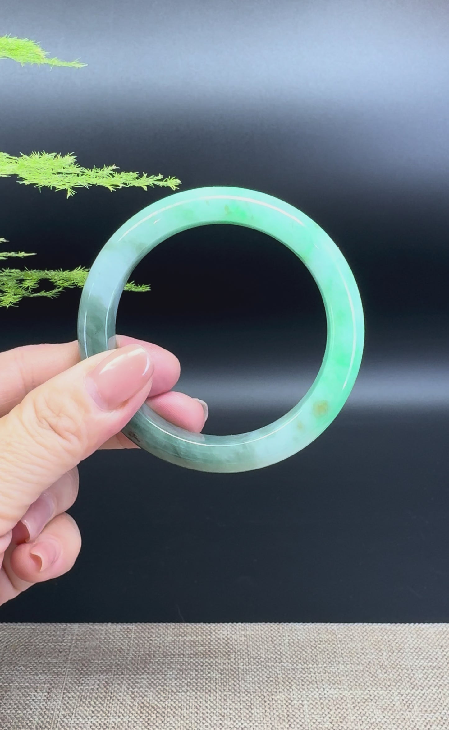 Load and play video in Gallery viewer, Genuine Burmese  Green Jade Jadeite Bangle Bracelet ( 55.6mm )
