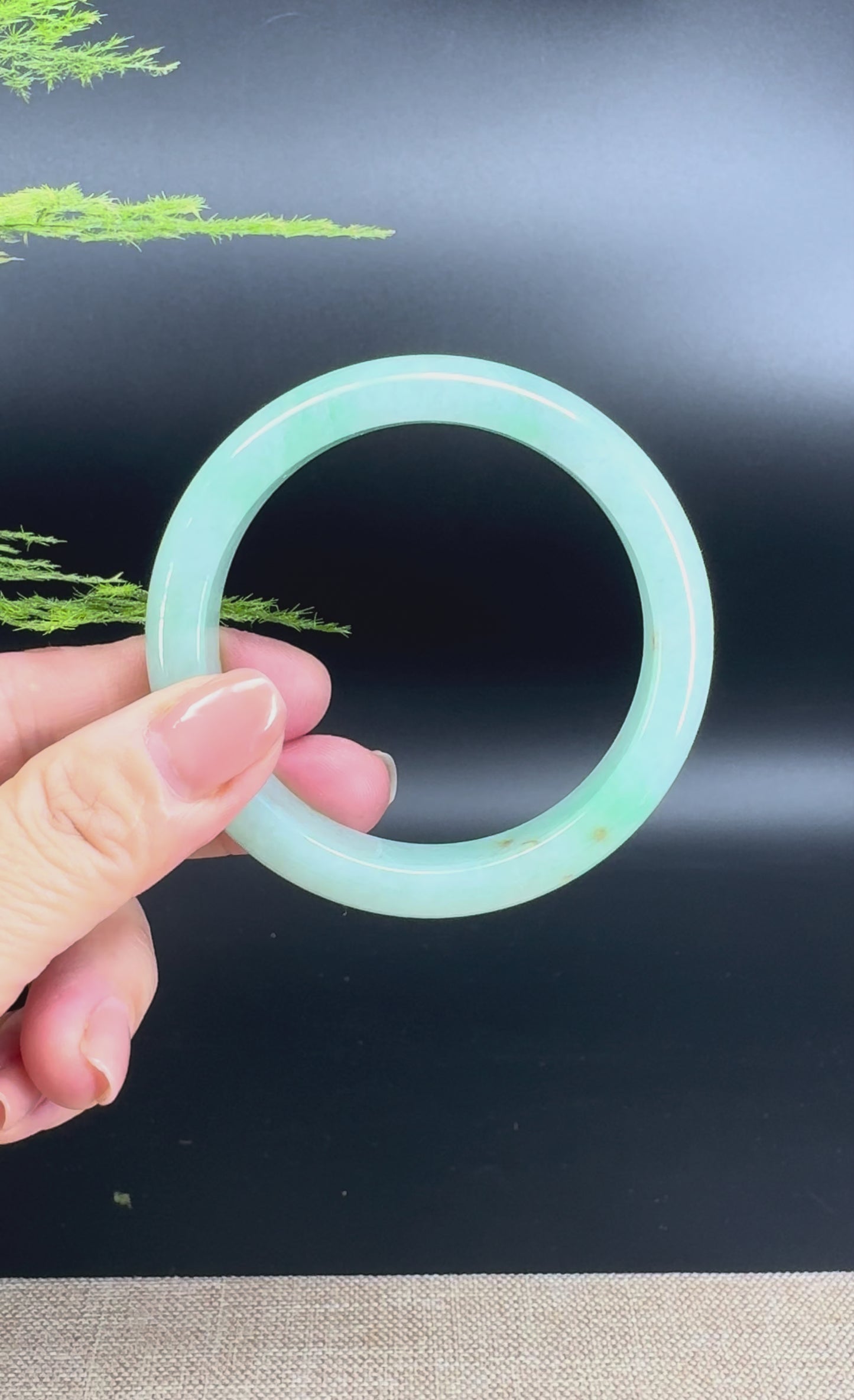 Load and play video in Gallery viewer, Genuine Burmese Apple Green Jade Jadeite Bangle Bracelet ( 56mm )
