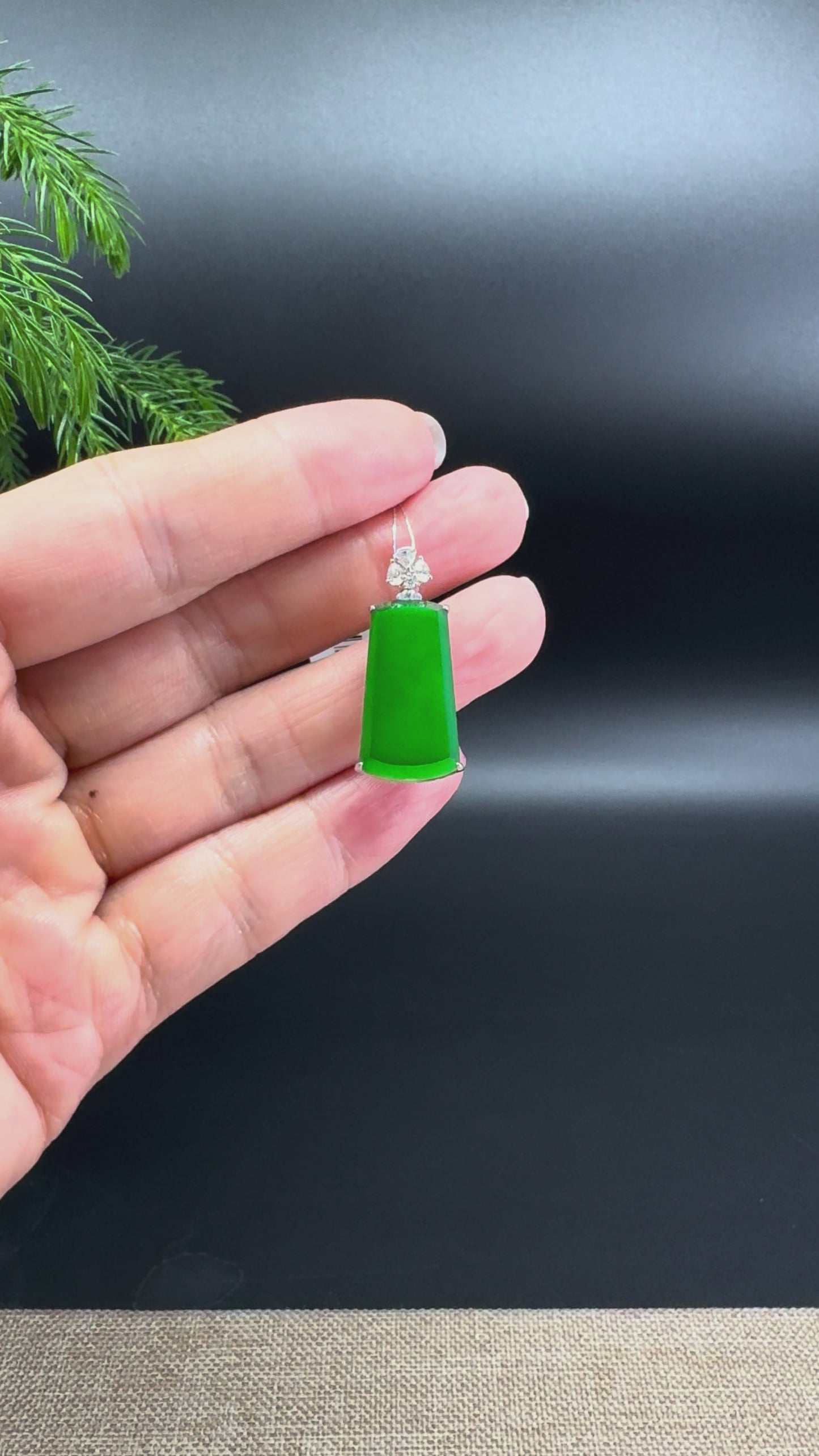 Load and play video in Gallery viewer, 18K White Gold High-End Guatemalan Green Jadeite Jade &amp;quot;Ping An Wu Shi Pai&amp;quot; Necklace with Diamonds
