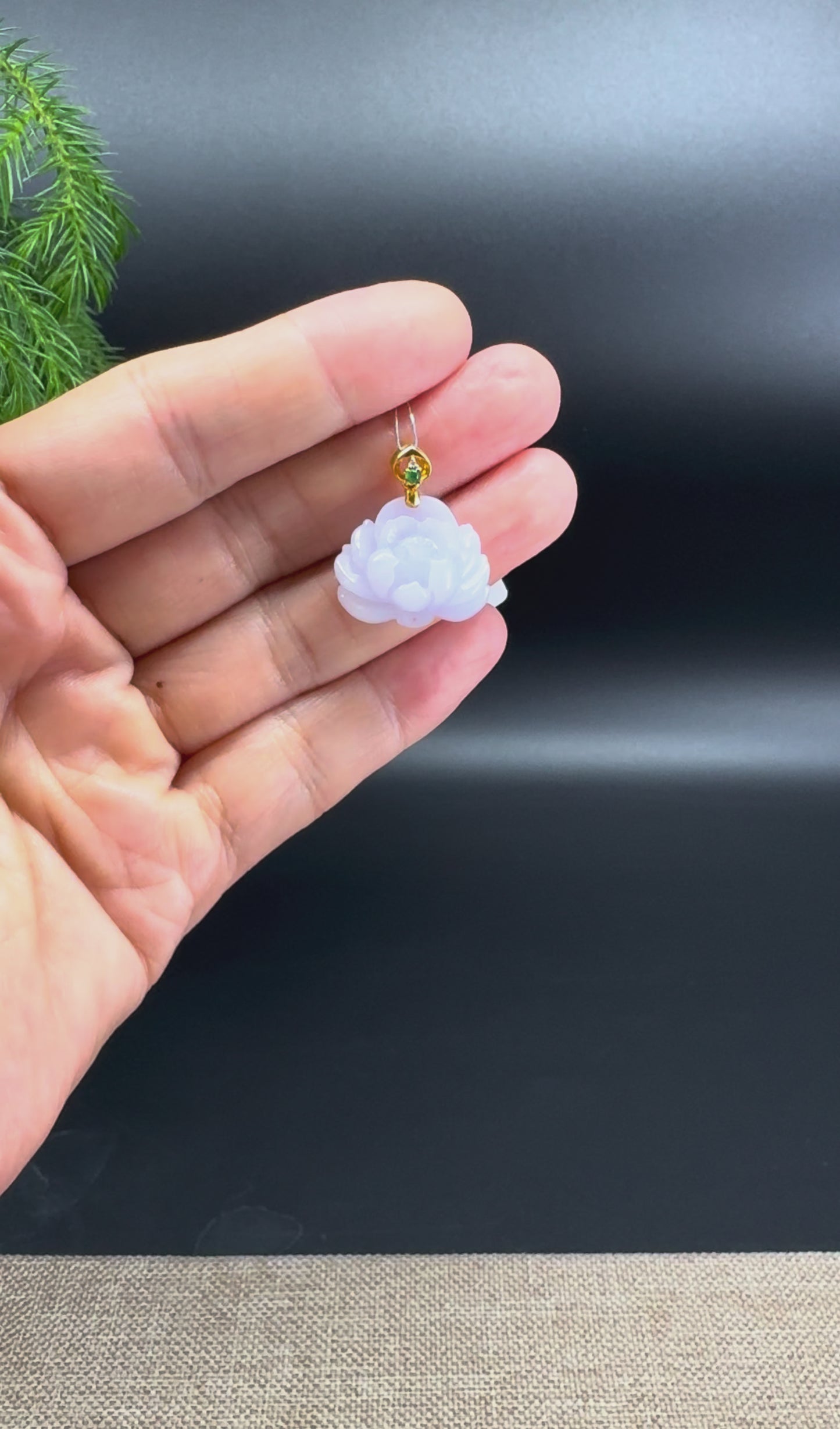 Natural 18K Yellow Gold Burmese Light Lavender Jadeite Jade Lotus Flower Pendant