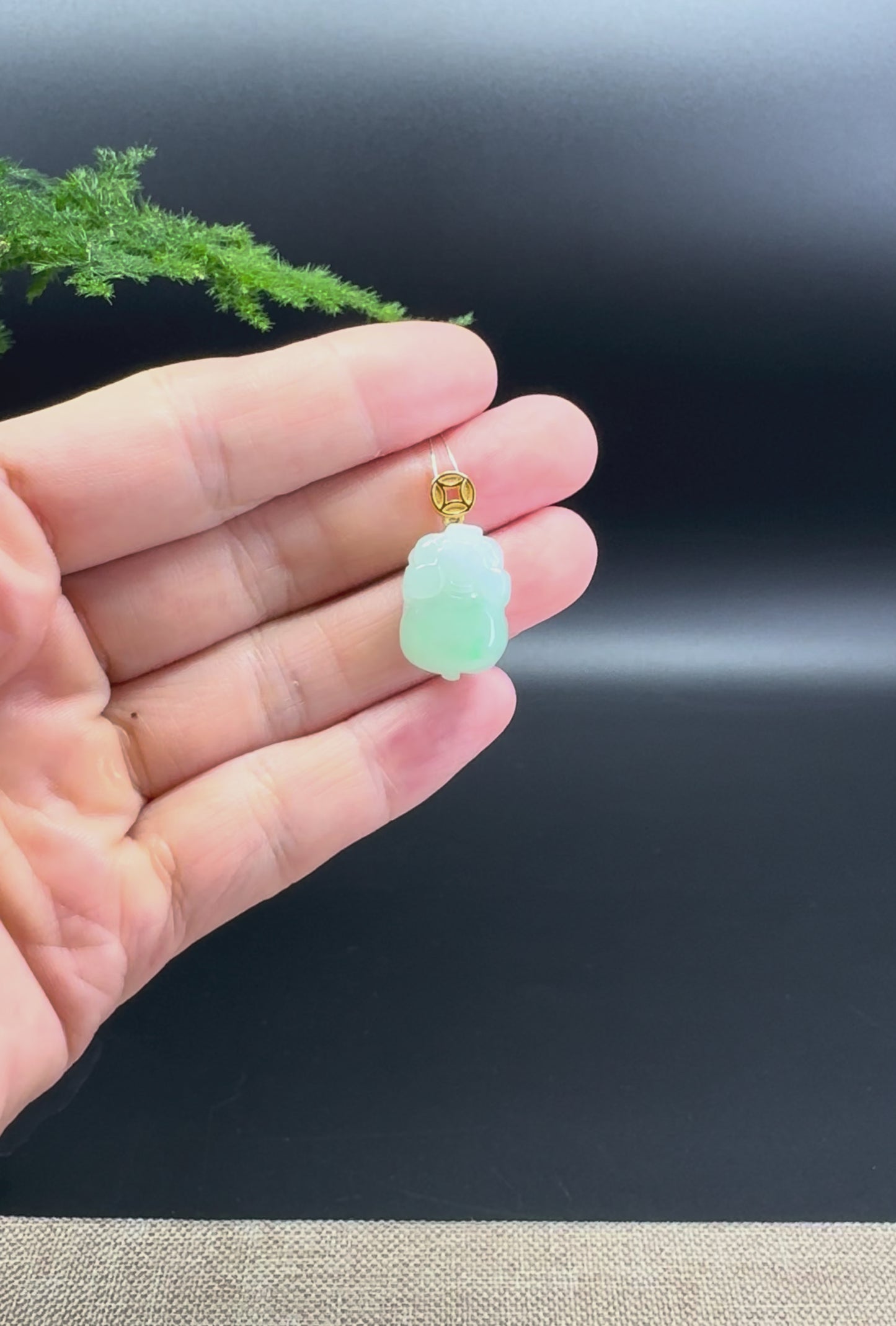 Load and play video in Gallery viewer, 18K Yellow Gold Genuine Icy Green  Burmese Jadeite Jade PiXiu Pendant Necklace
