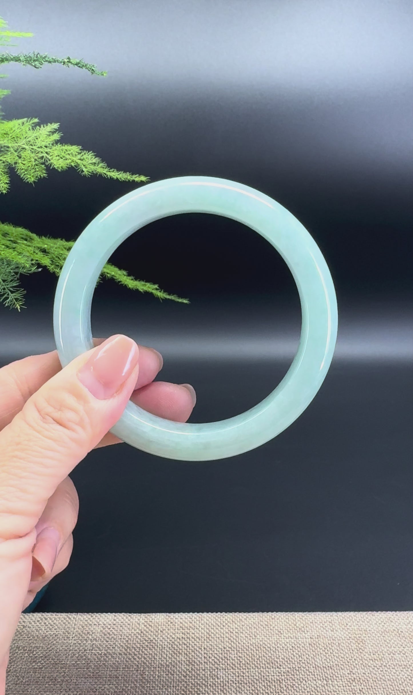 Load and play video in Gallery viewer, Genuine Burmese Green Jade Jadeite Bangle Bracelet ( 60mm )
