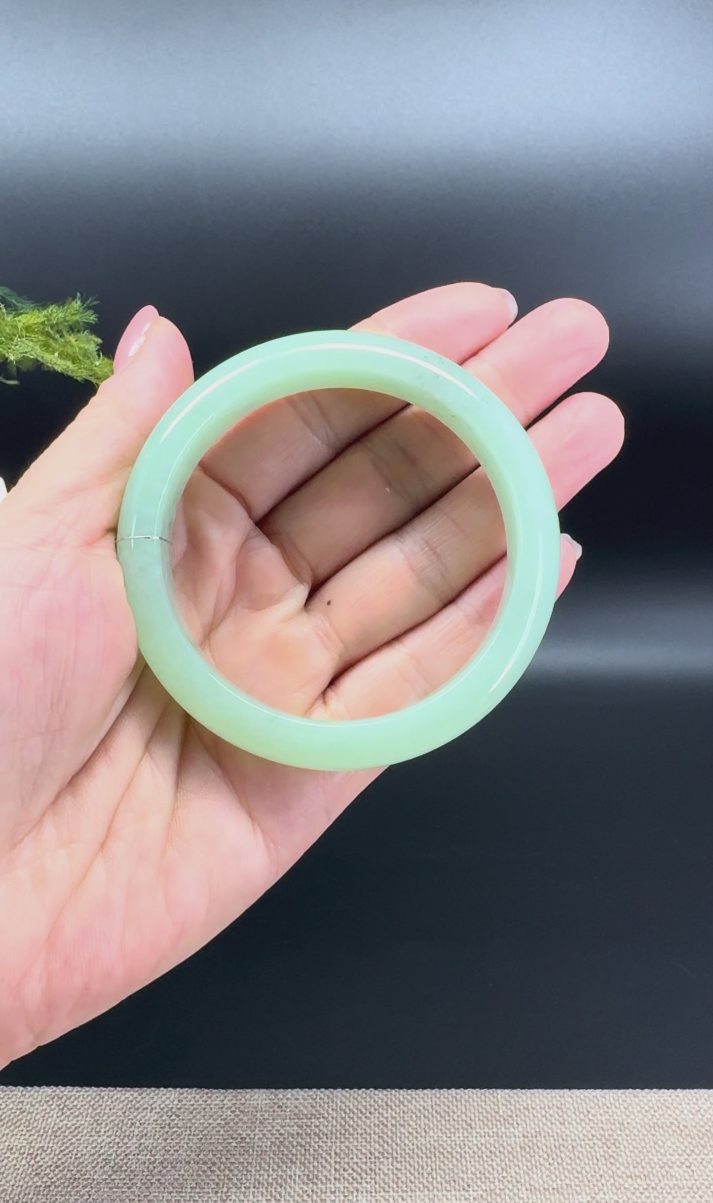 Load and play video in Gallery viewer, Genuine Burmese Green Jade Jadeite Bangle Bracelet (56.4mm )
