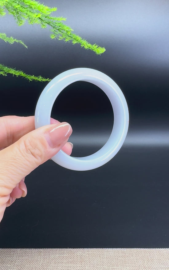 Load and play video in Gallery viewer, Genuine Burmese Icy Lavender Green Jade Jadeite Bangle Bracelet ( 55.4mm )
