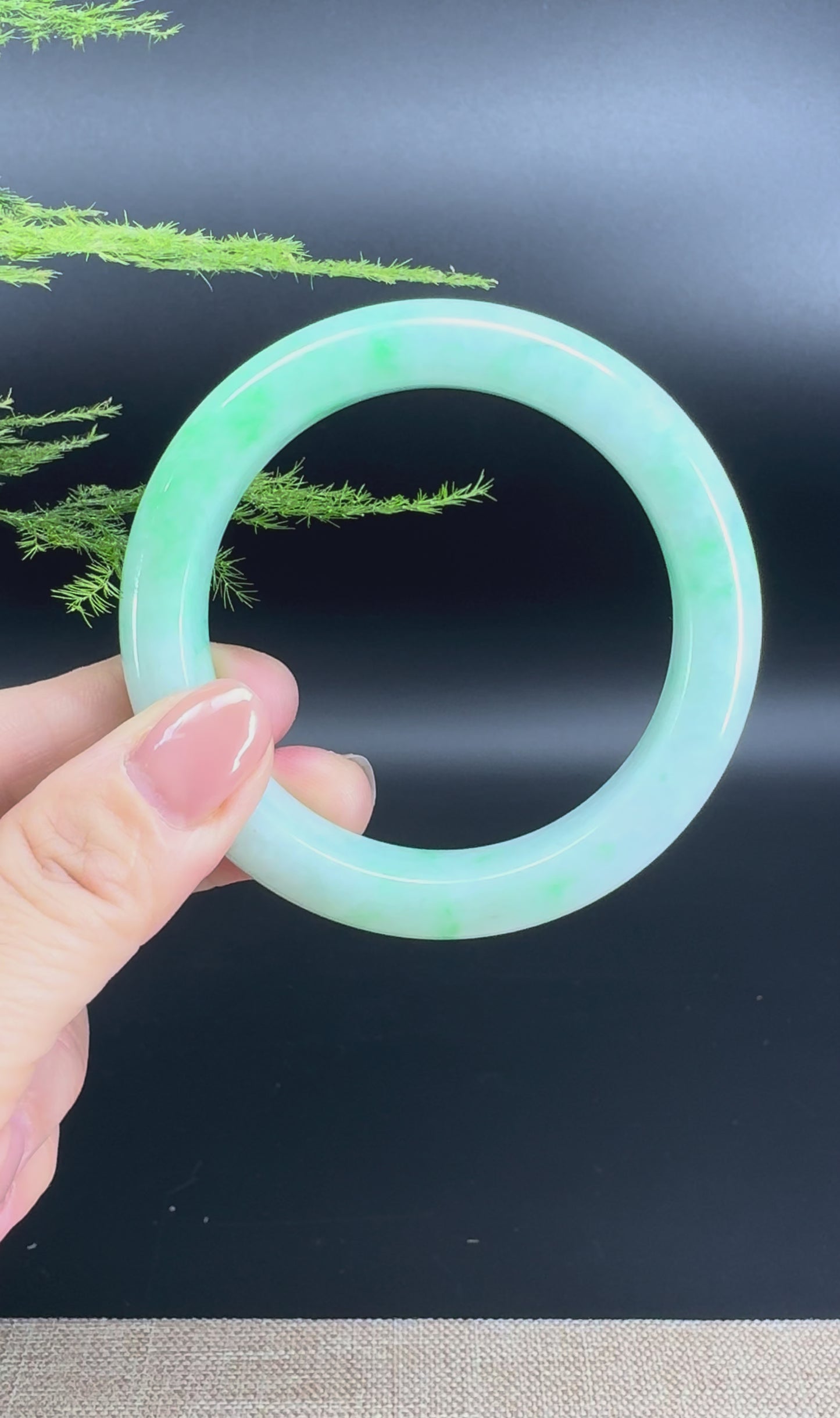 Load and play video in Gallery viewer, Genuine Burmese Green Jade Jadeite Bangle Bracelet (55.8mm)
