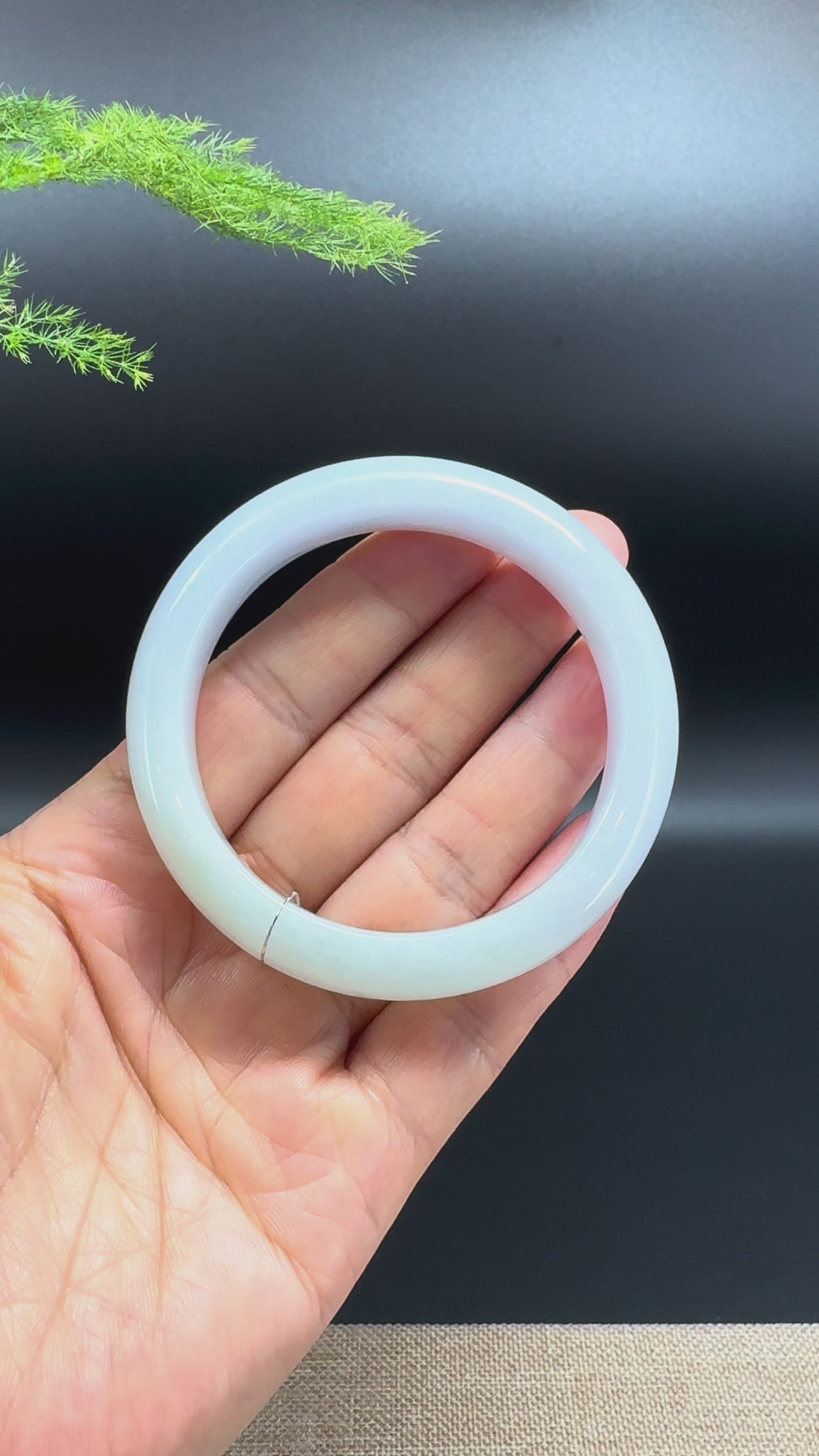 Load and play video in Gallery viewer, Genuine Burmese Lavender Green Jade Jadeite Bangle Bracelet ( 54.7mm )
