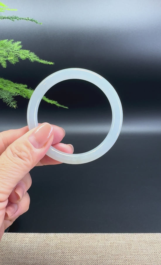 Load and play video in Gallery viewer, Genuine Burmese Icy Jade Jadeite Bangle Bracelet ( 51.7mm )
