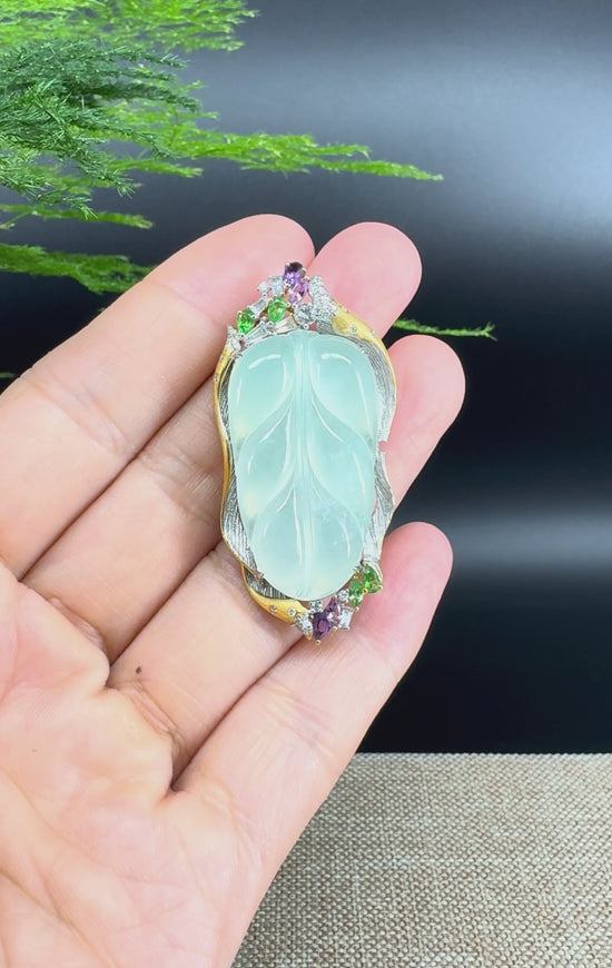 Load and play video in Gallery viewer, High end genuine Ice Jadeite Jade Jin Zhi Yu Ye (Leaf) Necklace With 18k Yellow Gold Multi-Colors Diamond
