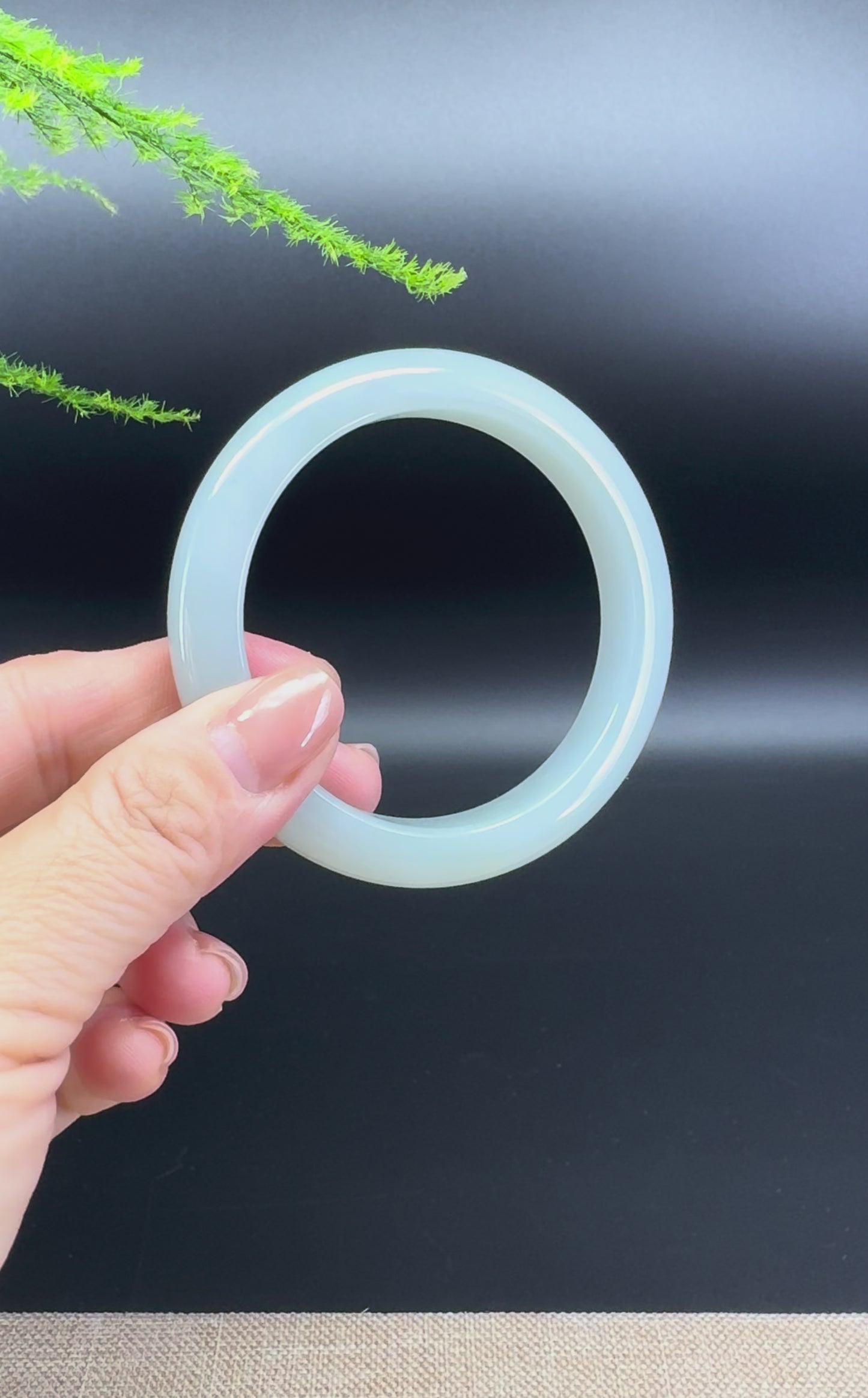 Load and play video in Gallery viewer, Genuine Burmese Green Jade Jadeite Bangle Bracelet ( 56.6mm )
