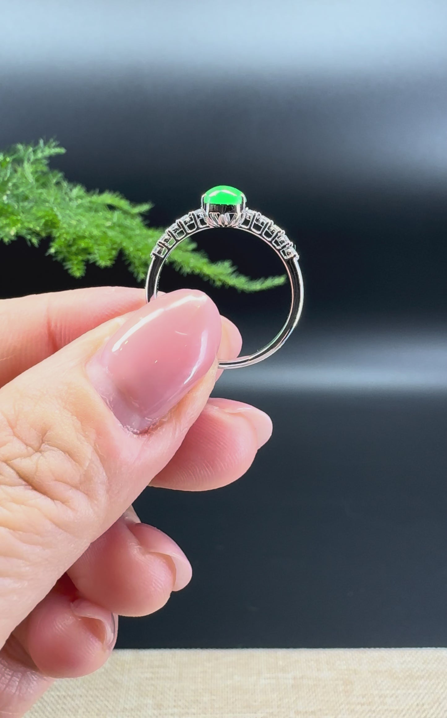 RealJade® 18K White Gold Green Hulu Jadeite Jade Diamonds Classic Ring