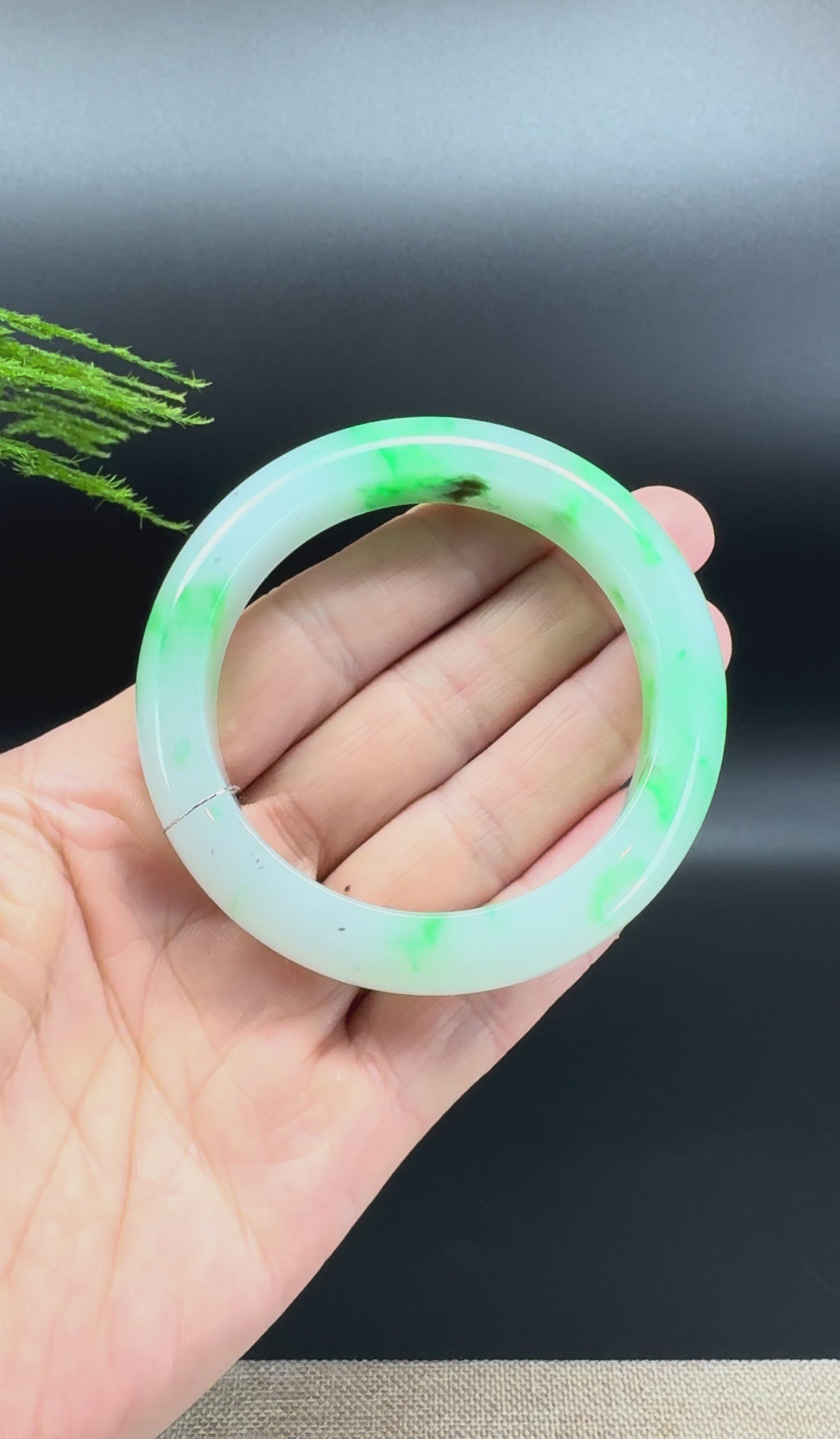 Load and play video in Gallery viewer, Genuine Burmese White Green(BDQ) Jadeite Jade Bangle Bracelet ( 53.4mm )
