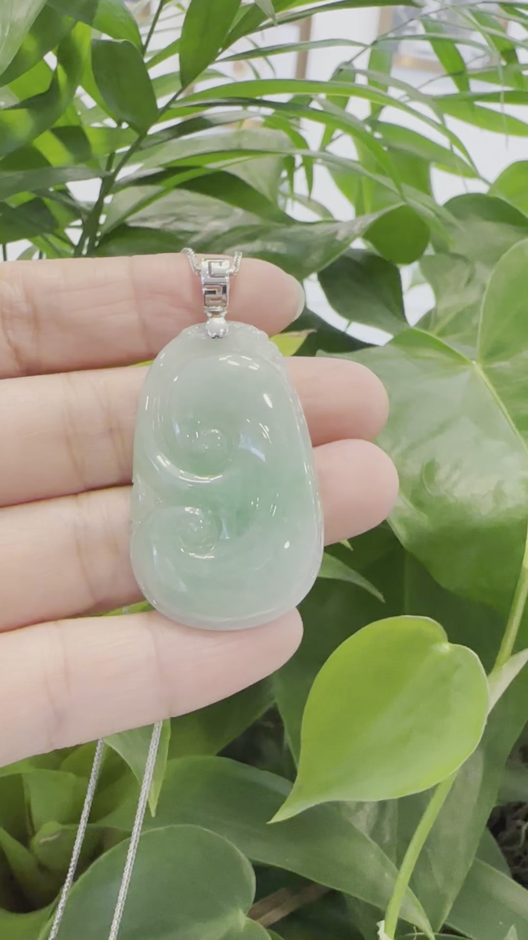Load and play video in Gallery viewer, Natural Green Jadeite Jade Ru Yi Necklace With 14k White Gold Bail
