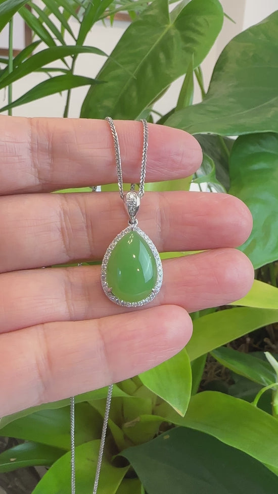Load and play video in Gallery viewer, Genuine Green Nephrite Apple Green Jade Tear Drop Pendant Necklace With VS1 Diamond
