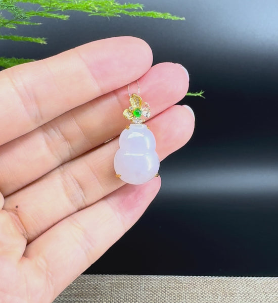 Load and play video in Gallery viewer, RealJade® Co. Genuine Icy Jadeite Jade Good Luck Hulu Necklace With 18K Yellow Gold Bail

