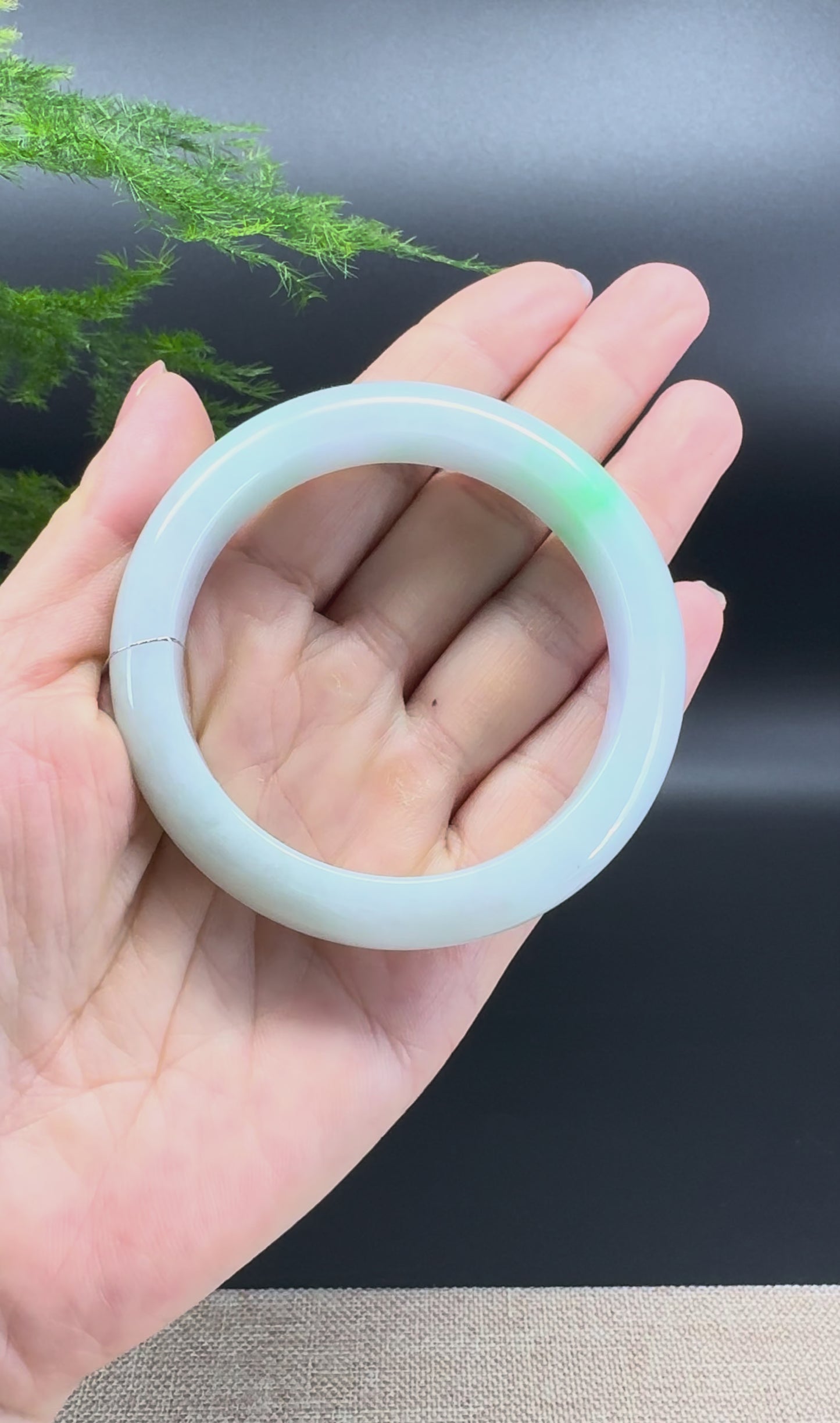 Load and play video in Gallery viewer, Genuine Burmese White Green Jade Jadeite Bangle Bracelet ( 54.7mm )
