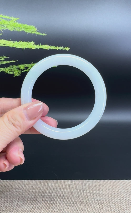 Load and play video in Gallery viewer, Genuine Burmese Icy Green Jade Jadeite Bangle Bracelet ( 54.8mm )
