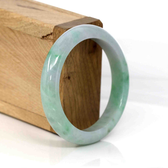 Load image into Gallery viewer, High-quality Lavender-Green Natural Burmese Jadeite Jade Bangle ( 54.82 mm )#332
