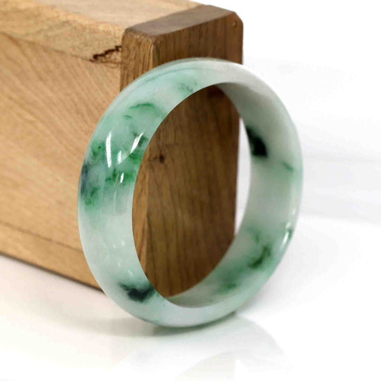 Load image into Gallery viewer, RealJade¨ Co. Genuine Burmese Green Jadeite Jade Oval Bangle (59.26 mm) #342
