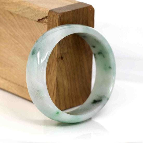 Load image into Gallery viewer, RealJade® Co. Genuine Burmese Green Jadeite Jade Oval Bangle (59.70 mm) #281
