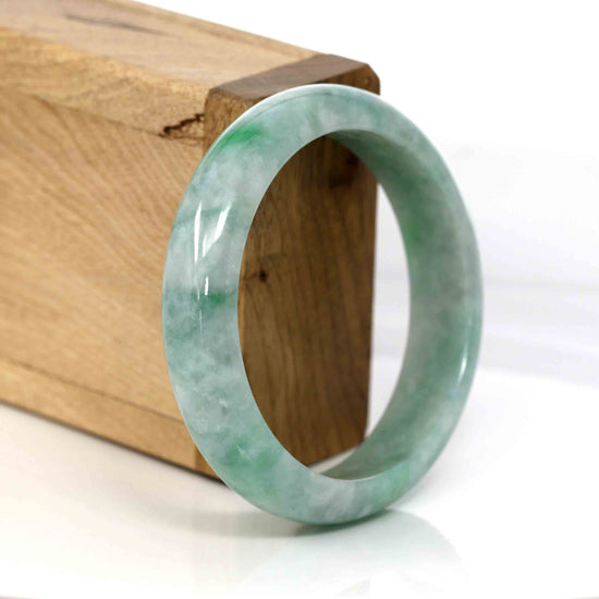 Load image into Gallery viewer, RealJade® Co. Classic Green Natural Jadeite Jade Bangle (56.54 mm) #568
