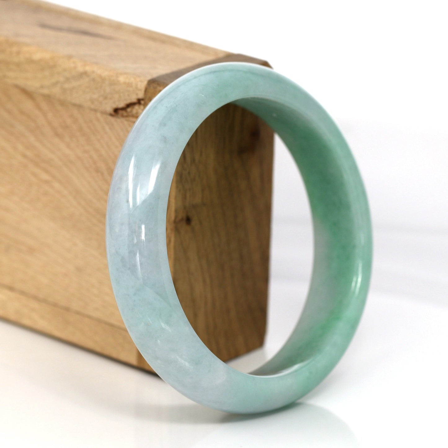Load image into Gallery viewer, High-quality Lavender-Green Natural Burmese Jadeite Jade Bangle (59.68 mm ) #296
