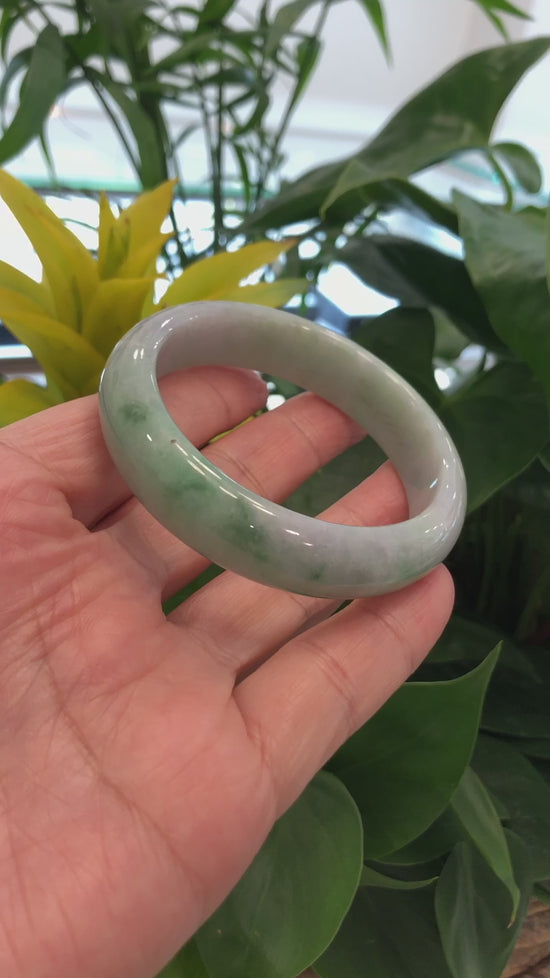 Load and play video in Gallery viewer, RealJade® Co. Classic Real Jade Jadeite Bangle Bracelet ( 56.85 mm )#351
