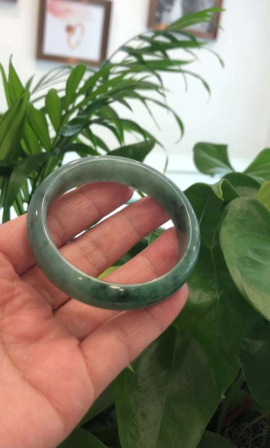 Load and play video in Gallery viewer, Forest Green Classic Real Jadeite Jade Bangle Bracelet (58.92mm) #896
