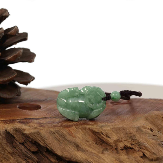 RealJade Co.¨ genuine jadeite carving Copy of Baikalla™ Pi Xiu Genuine Burmese Green Jadeite Jade PiXiu Pendant Necklace (FengShui Lucky)