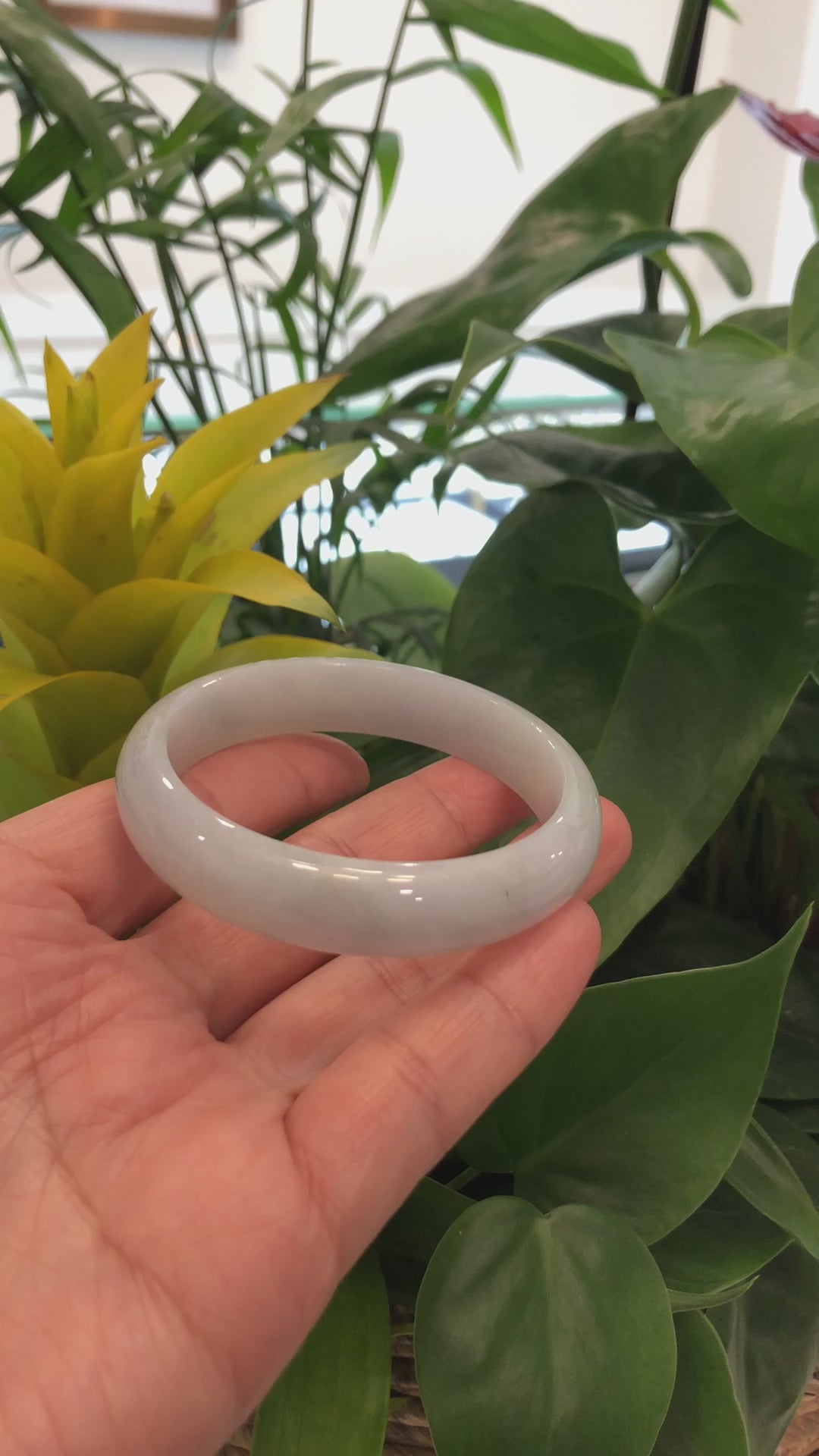 Load and play video in Gallery viewer, RealJade¨ Co. &amp;quot;Classic Bangle&amp;quot; Lavender Jadeite Jade Bangle ( 57.28 mm ) #565

