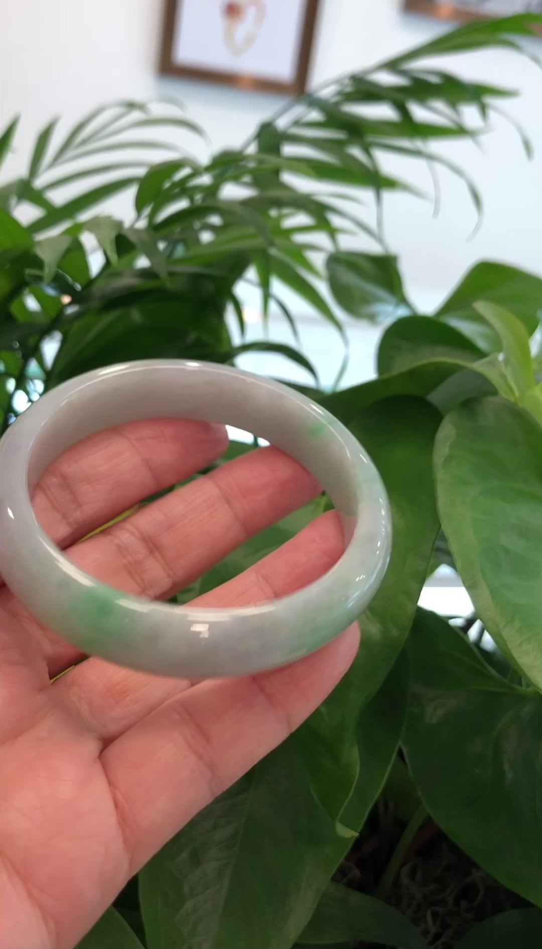 Load and play video in Gallery viewer, RealJade® Co. &amp;quot;Classic Bangle&amp;quot; Genuine Jadeite Jade Green Bangle Bracelet (62.44mm)#878
