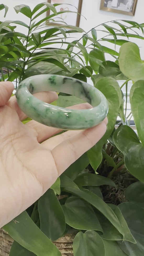 Load and play video in Gallery viewer, RealJade Co.® Blue Green Classic Real Jadeite Jade Bangle Bracelet ( 63.29 mm ) #384
