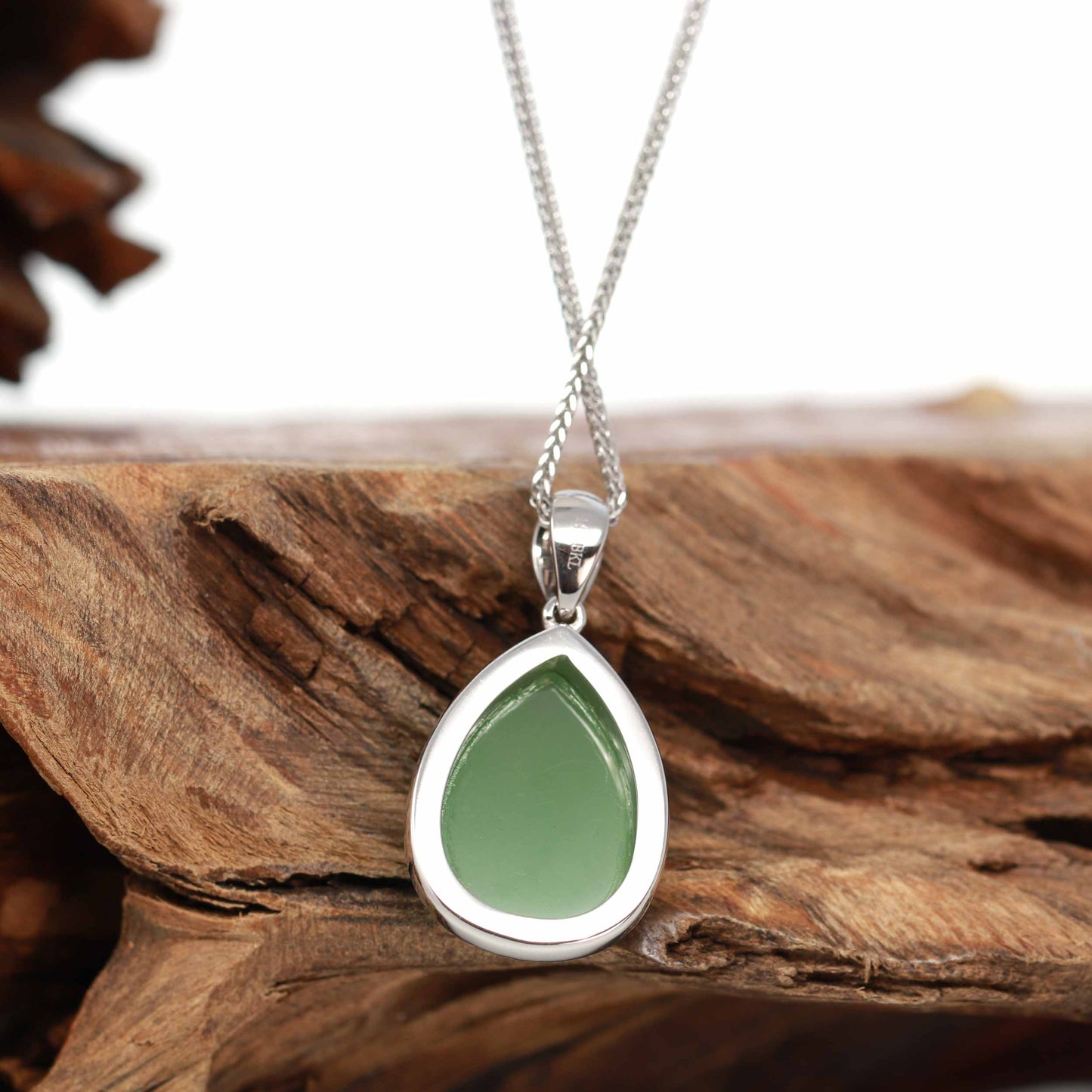 Load image into Gallery viewer, RealJade® Co. Natural Nephrite Jade Necklace With Gold www.realjade.com genuine jade Happy Valley Oregon
