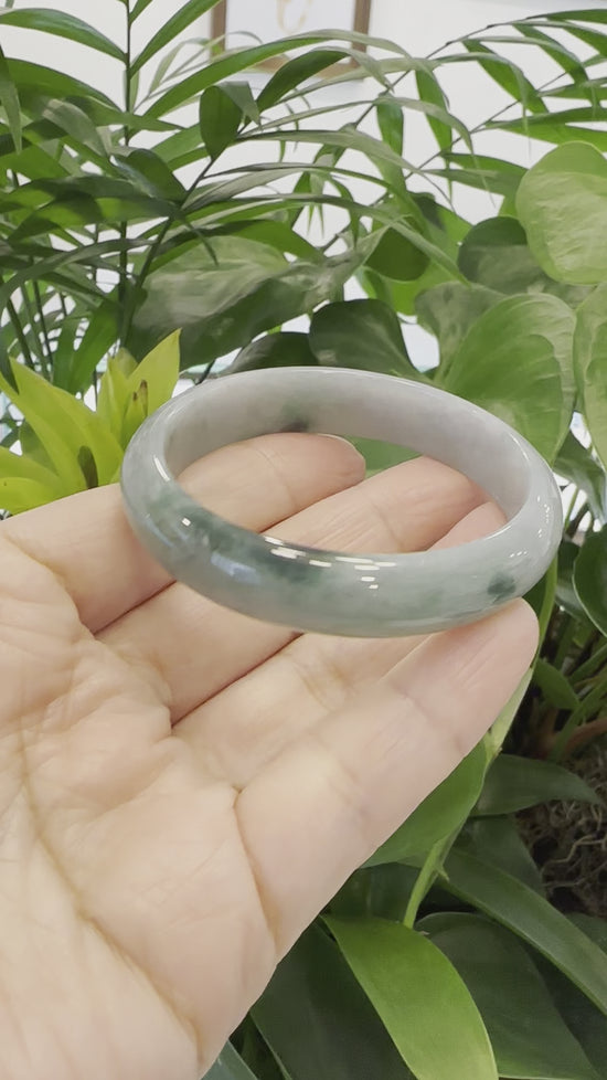 Load and play video in Gallery viewer, Genuine Burmese Blue Green Jadeite Jade Bangle Bracelet (57.14 mm) #966
