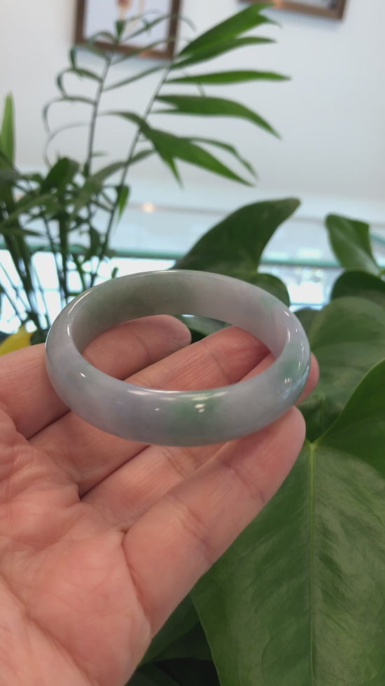 Load and play video in Gallery viewer, RealJade® &amp;quot;Classic Bangle&amp;quot; Green Natural Burmese Jadeite Jade Bangle ( 52.63mm ) #546
