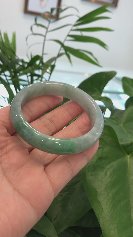 Load and play video in Gallery viewer, RealJade® Co. Classic Green Natural Jadeite Jade Wider Collectible Bangle Bracelet (59.61 mm) #793
