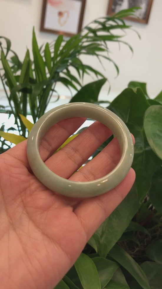 Load and play video in Gallery viewer, RealJade¨ Co.  &amp;quot;Classic Bangle&amp;quot; Yellow Green Natural Burmese Jadeite Jade Bangle (57.48mm) #809
