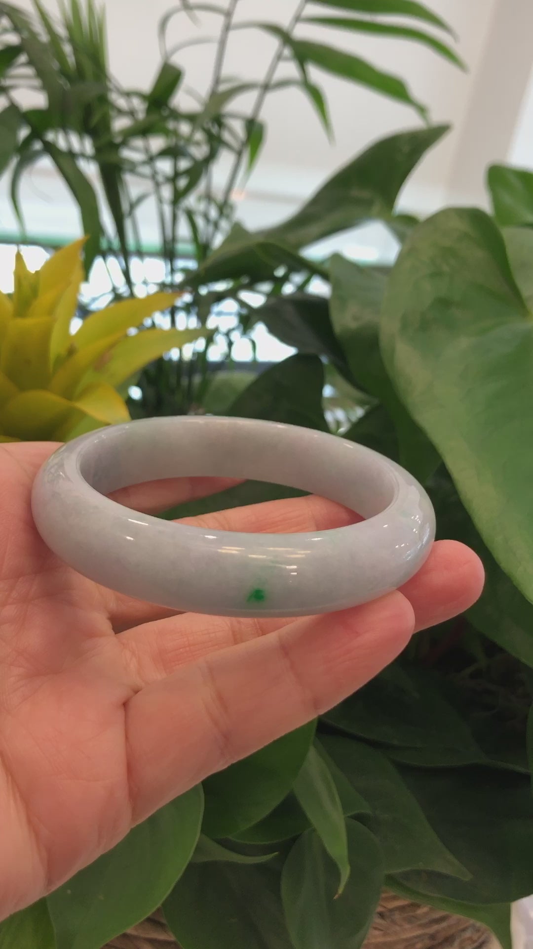 Load and play video in Gallery viewer, &amp;quot;Princess Half Round&amp;quot; Blue- Green Natural Burmese Jadeite Jade Bangle (61.29 mm) #716
