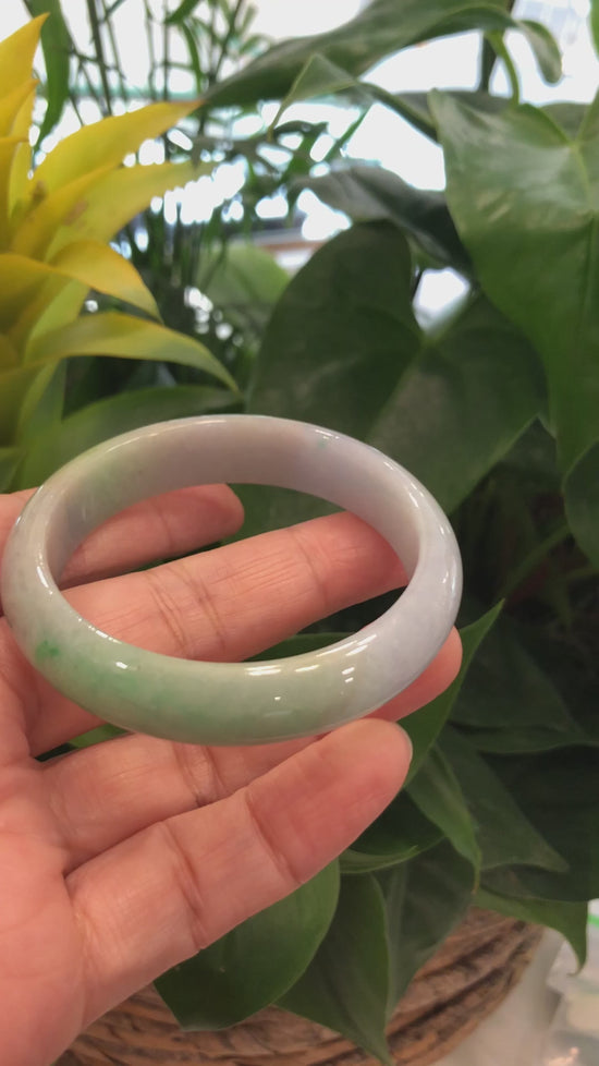 Load and play video in Gallery viewer, RealJade® Classic Lavender-Green Natural Burmese Jadeite Jade Bangle (54.91 mm ) #322
