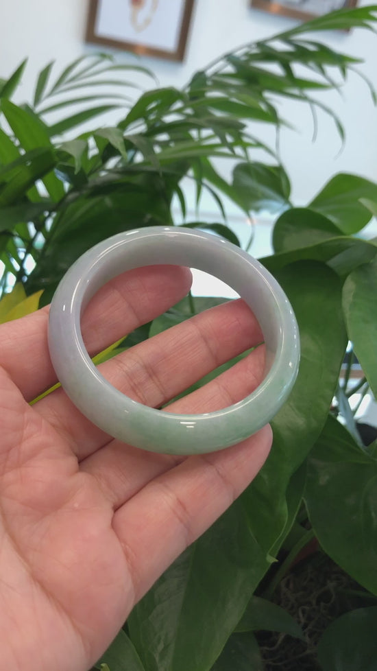 Load and play video in Gallery viewer, RealJade® Co. &amp;quot;Classic Bangle&amp;quot; Genuine Jadeite Jade Green Bangle Bracelet (54.62mm)#928
