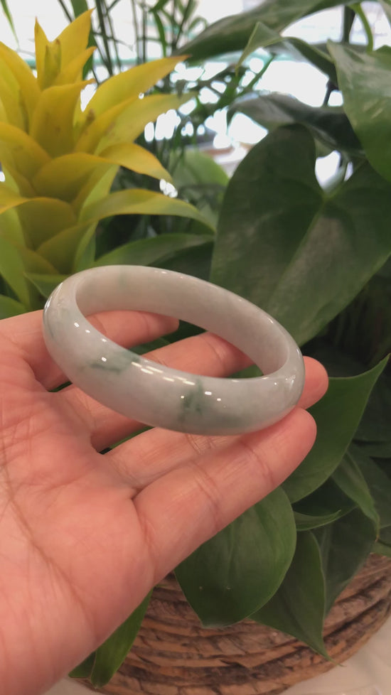 Load and play video in Gallery viewer, Classic Real Jade Jadeite Bangle Bracelet (58.66 mm) #459
