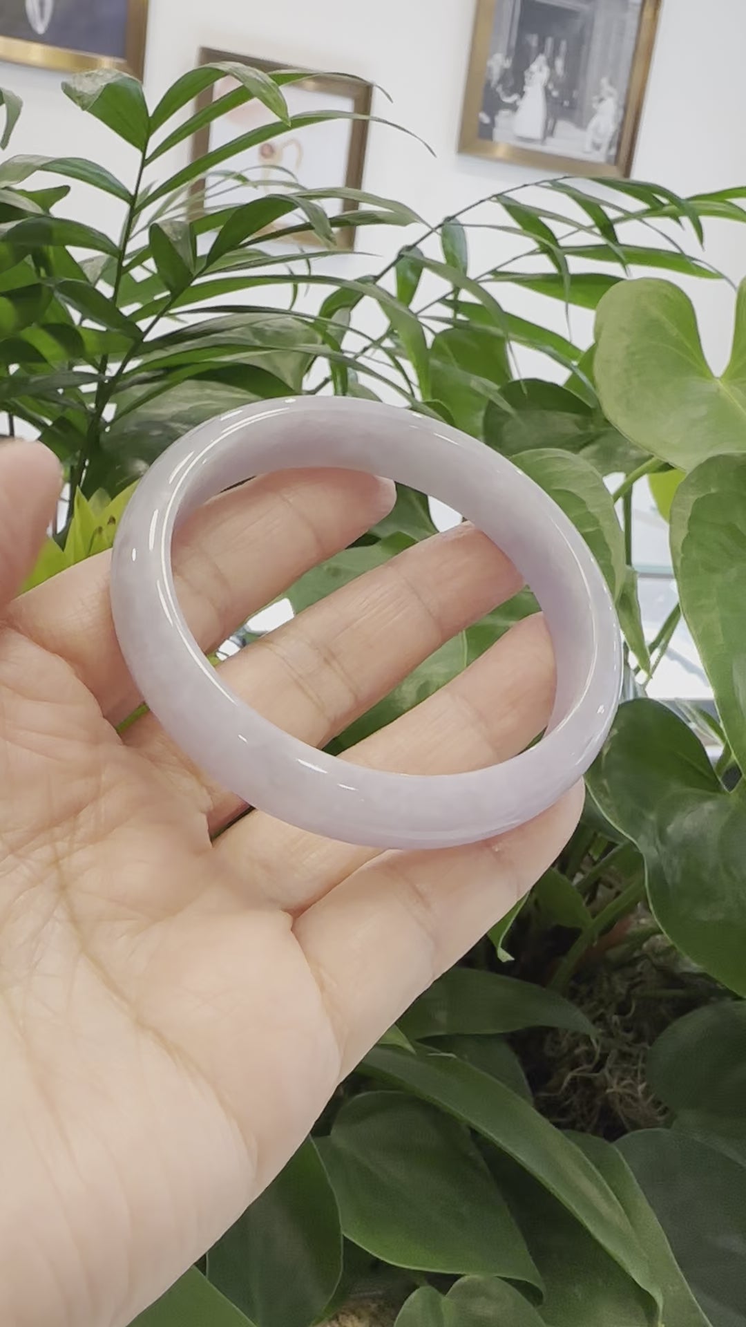 Load and play video in Gallery viewer, RealJade® Co. Classic Real Lavender Jadeite Jade Bangle Bracelet (63.25mm) #936
