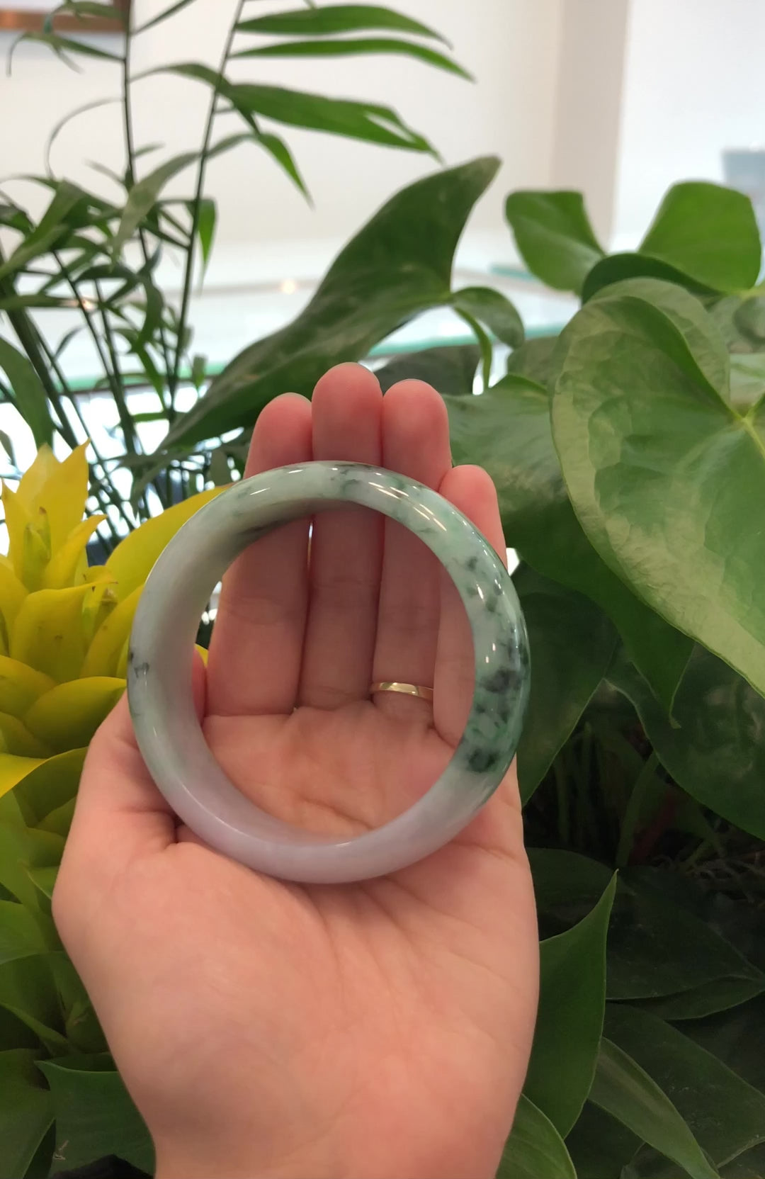 Load and play video in Gallery viewer, Lavender- Forest Green Natural Jadeite Jade Bangle (58.50 mm) #664
