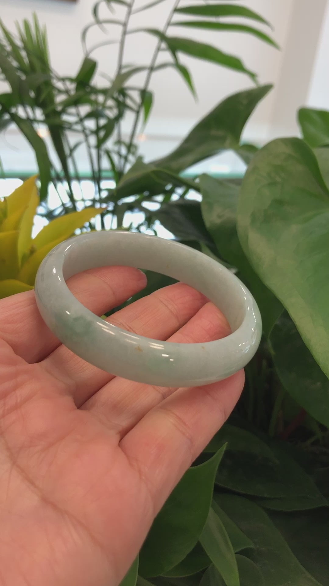 Load and play video in Gallery viewer, &amp;quot;Classic Half Round&amp;quot; Genuine Burmese Green Jadeite Jade Bangle Bracelet (58.90 mm) #714
