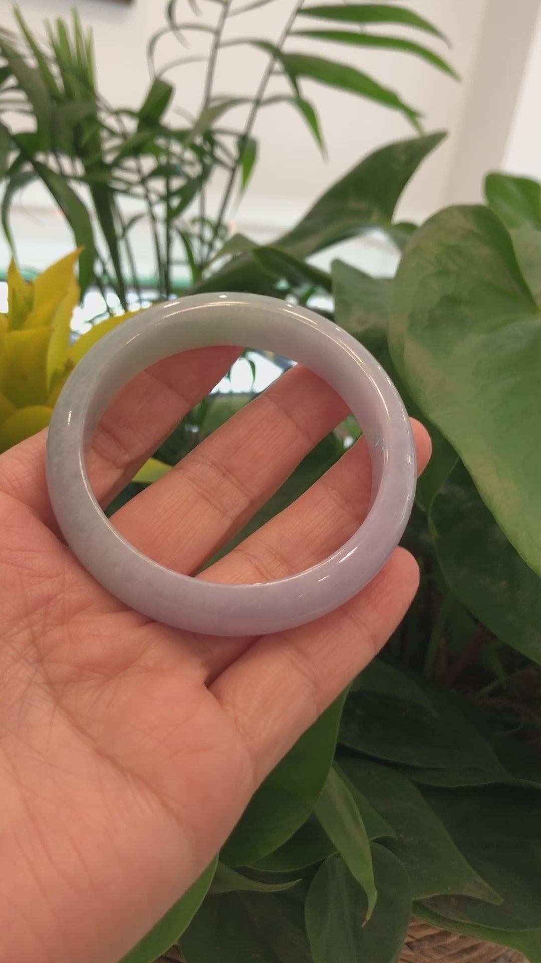 Load and play video in Gallery viewer, &amp;quot;Princess Half Round&amp;quot; Green Lavender Natural Jadeite Jade Bangle (58.48 mm) #700
